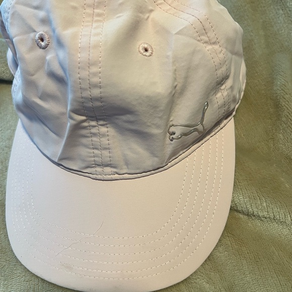 Pink puma hat - Picture 2 of 3